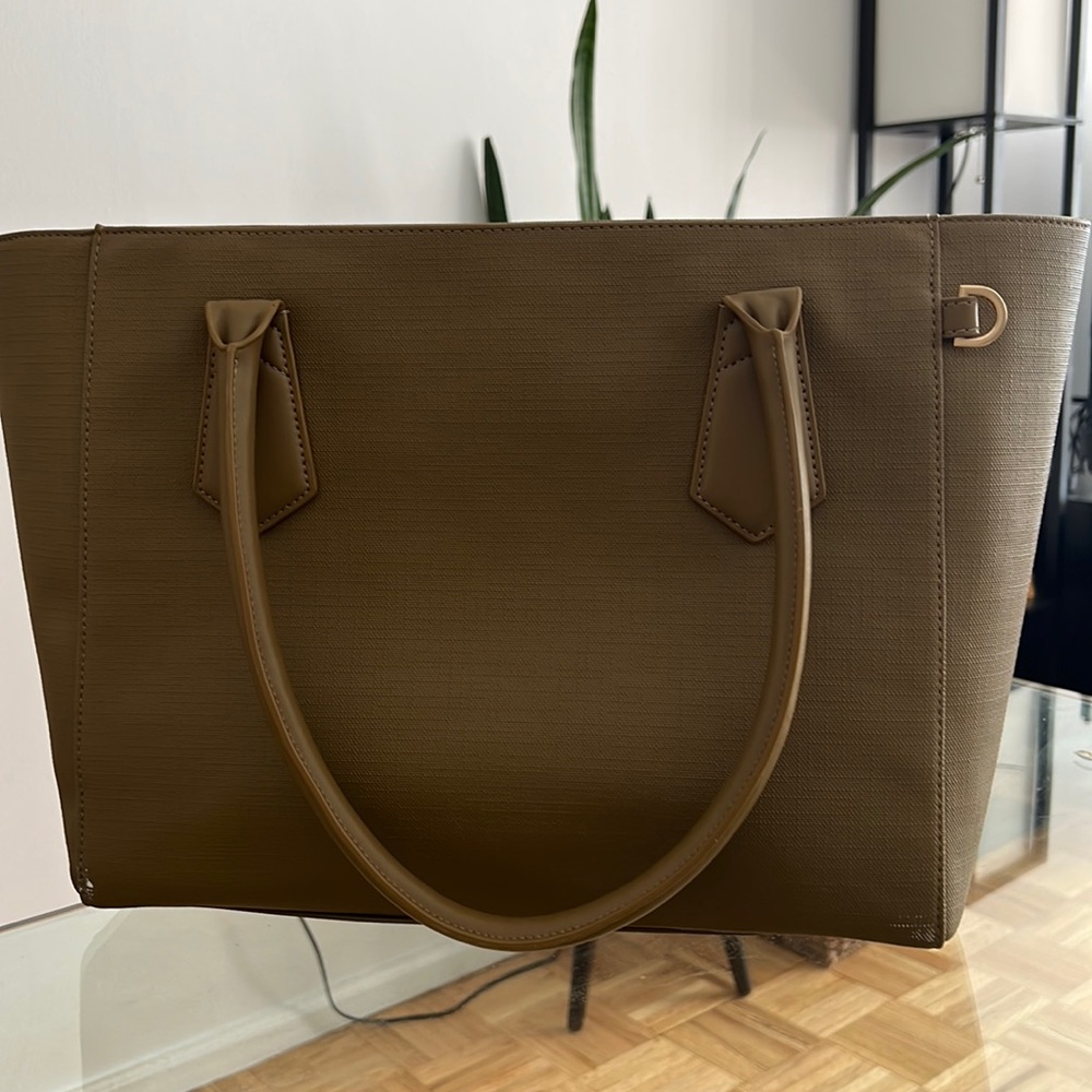 Dagne Dover Signature Classic Legend Tote Large